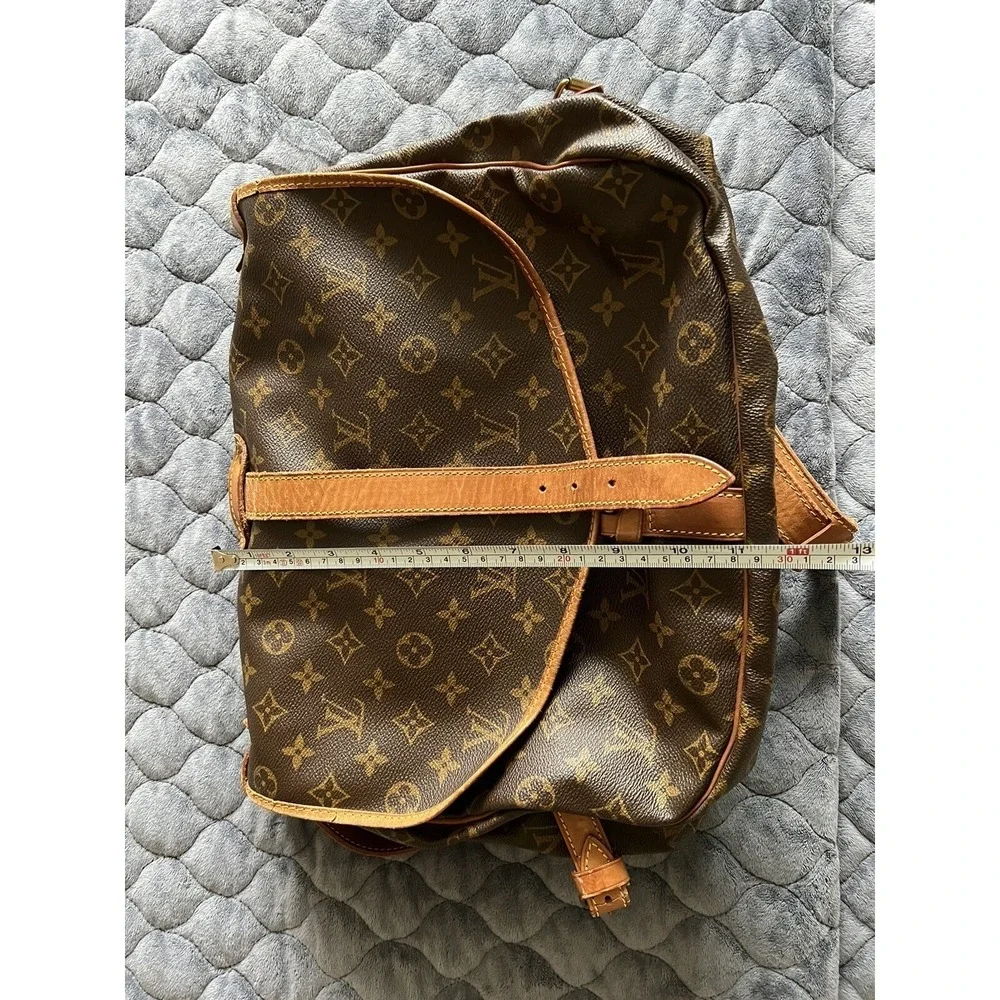 Louis Vuitton Saumur 30 Monogram Canvas Crossbody Messenger Bag AR1900 France‎
